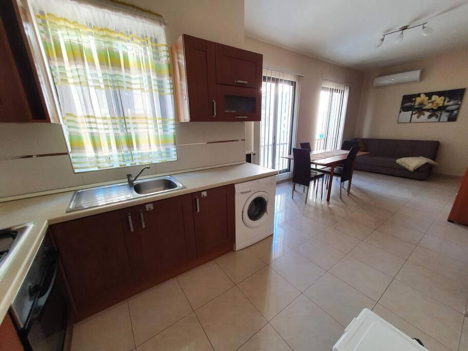 Sea Views Apartment-Wifi-Sleep 5 Marsaskala Exterior foto