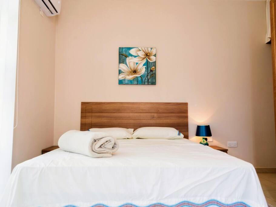 Sea Views Apartment-Wifi-Sleep 5 Marsaskala Exterior foto
